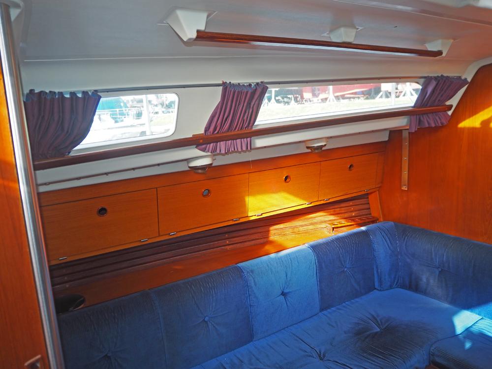 Salon, Accommodatie
